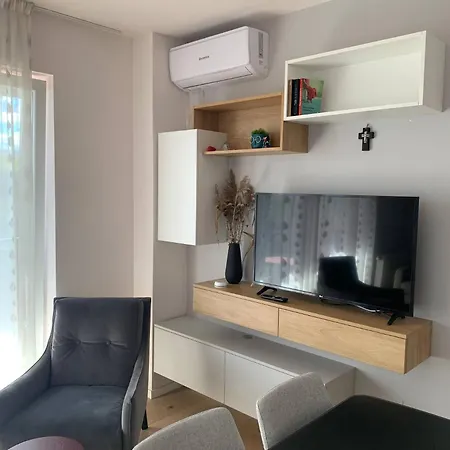 The Comfy Nest - Parking, King Size Bed, Smart Tv شقة *