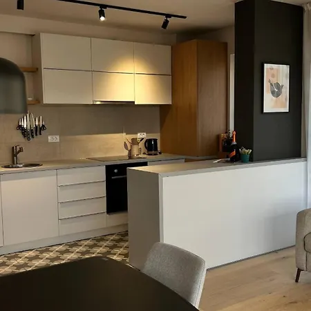 The Comfy Nest - Parking, King Size Bed, Smart Tv *