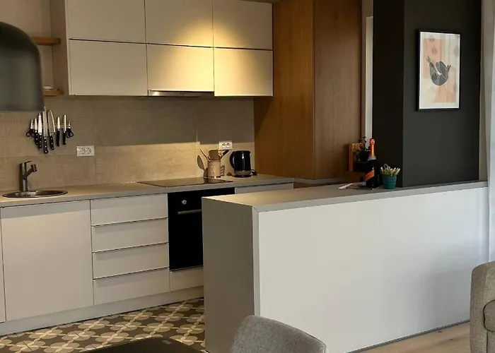 The Comfy Nest - Parking, King Size Bed, Smart Tv *