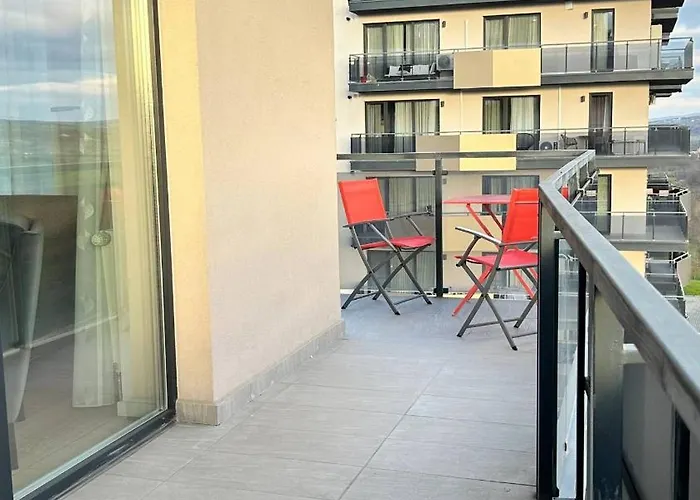 The Comfy Nest - Parking, King Size Bed, Smart Tv Apartment